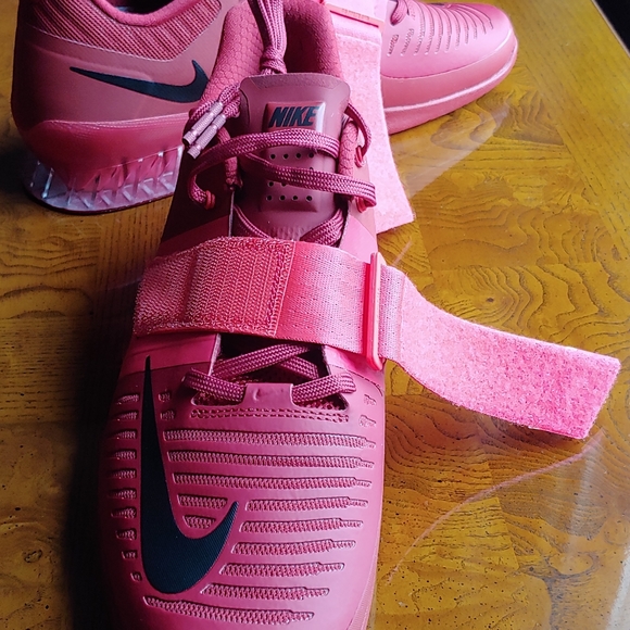 *SOLD*Nike Romaleos 3 XD Training Siren Red Black - Picture 4 of 8